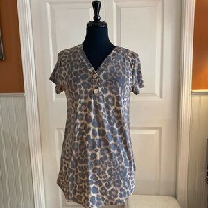 Stylish Leopard Print V-Neck Tunic